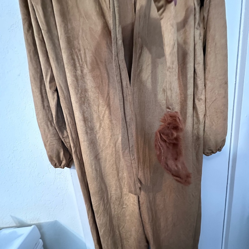 Adult Lion Costume. Unisex. Size XS